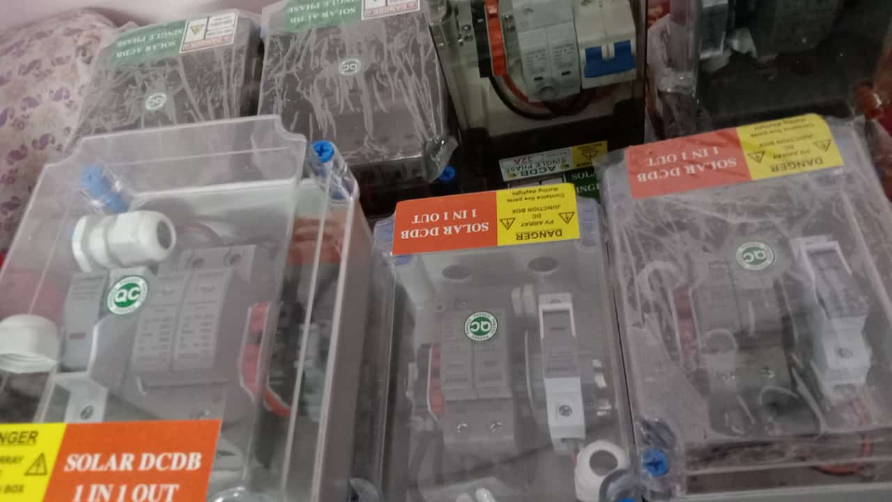 POWER DISTRIBUTION BOXES